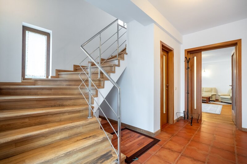 Baneasa, Dobrogeanu Gherea, Garlei, comision 0%, vila P+1+M, 6 camere, curte 550 mp