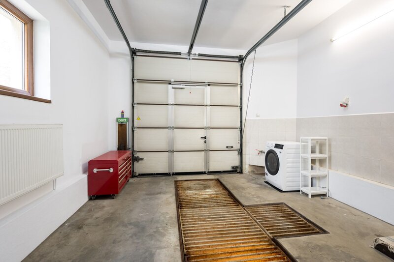 Baneasa, Dobrogeanu Gherea, Garlei, comision 0%, vila P+1+M, 6 camere, curte 550 mp