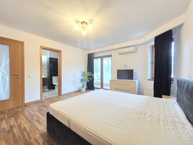 Baneasa, Dobrogeanu Gherea, Garlei, comision 0%, vila P+1+M, 6 camere, curte 550 mp